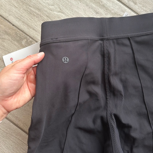 Lululemon Urban Strides Super High-Rise Pant 25" Size 2 - Picture 6 of 13